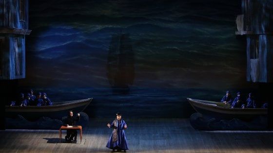 Il Turco in Italia, applausi per la prima alla Scala, ma le repliche sono bloccate