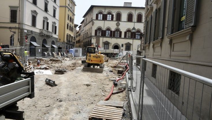 L’ira di Borgognissanti: “Bloccati dai cantieri mentre tornano i turisti