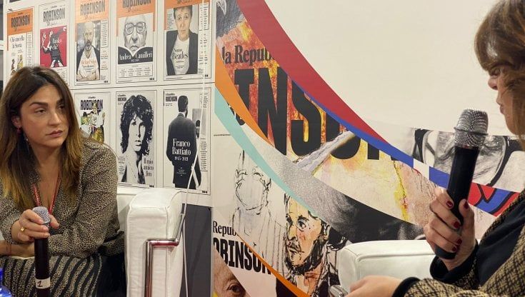 Arena Robinson, Viola Ardone: "Il femminismo? Adesso serve un movimento di liberazione degli uomini"