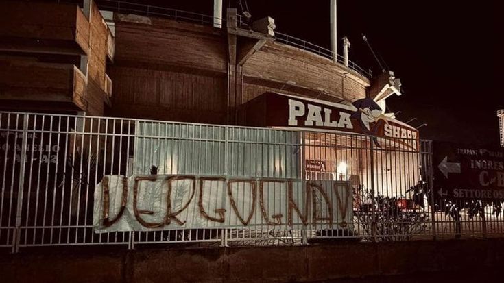 Nel Calcio stangata da -7, basket col fiato sospeso: i giorni caldi di Trapani