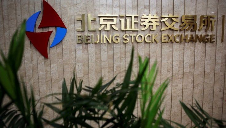 Le Borse di oggi, 21 novembre. Europa in calo, Milano la peggiore con l'effetto cedole. Torna a preoccupare il Covid in Cina