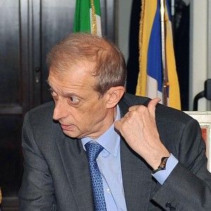 Fassino: "Crac comunali colpa dei tagli, 17 miliardi nel giro di sei anni"
