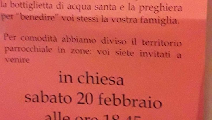 Covid benedizione quaresimale fai da te, il parroco: "Passate a prendere le boccette di acqua benedetta"