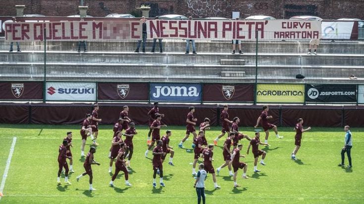 Derby, la questura smentisce il Toro: “Non può vietare ai tifosi maglie e sciarpe della Juve”