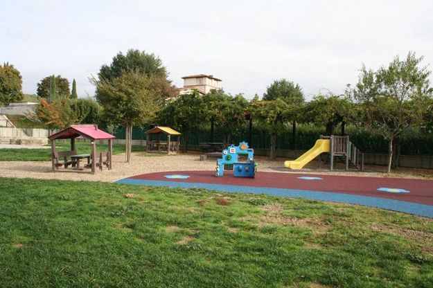 A Terranuova la scuola con i giochi senza barriere architettoniche