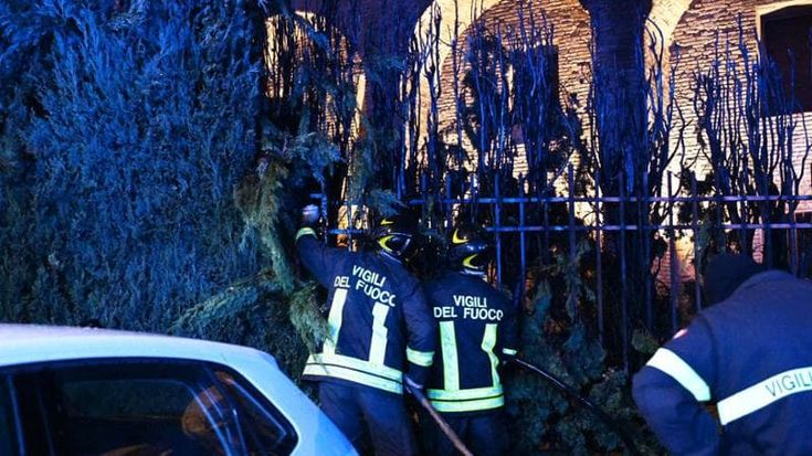 Incendio al Santuario in via del Borgo San Pietro: “Ipotesi atto doloso”