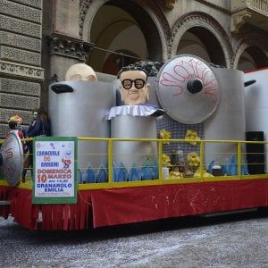 Bologna, morte del piccolo Gianlorenzo: scontro tra famiglia e Procura 