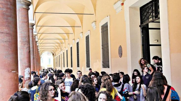 Settimana corta anche al Galvani, niente lezioni al sabato: “Lo chiedono le famiglie”