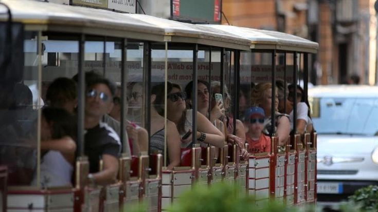 Il turismo in Liguria produce lavoro “Ma il fuori busta in nero è prassi”