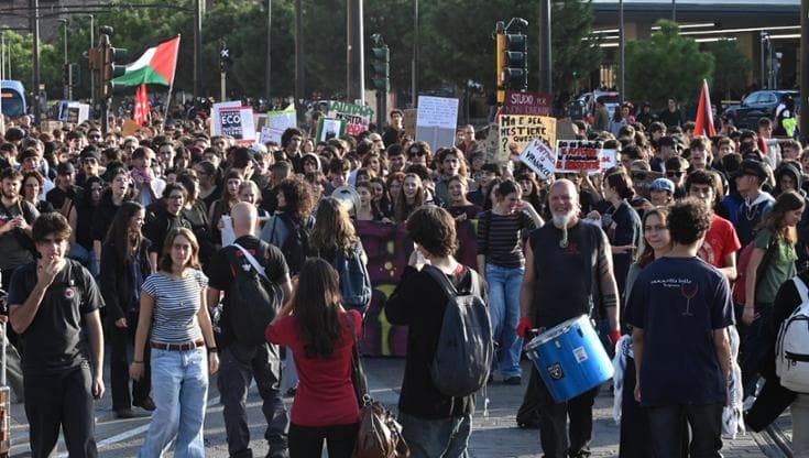 Firenze, stamattina il corteo contro il carovita: viali, bus e tramvia bloccati. Orari e percorso