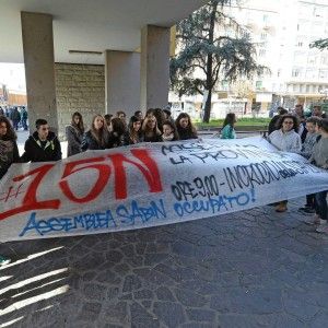 Scuola, quest'anno "motivi locali" e polemiche per le occupazioni pre-natalizie
