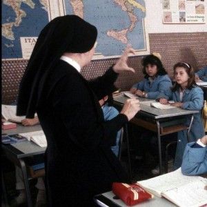 Scuola, aumentano ancora i prof di Religione. Ma sempre di meno gli studenti