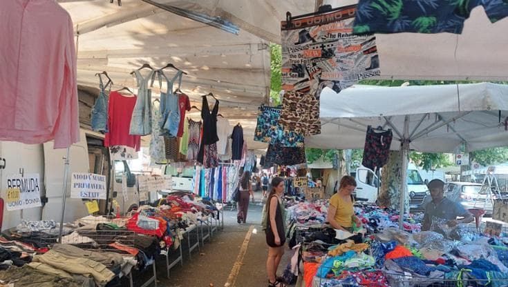 La Spezia, il mercato all’aperto solo di mattina per evitare il caldo: “Scelta di salute pubblica”