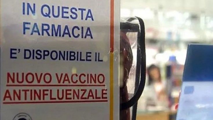 Protesta dei medici, il vaccino anti-influenza va a singhiozzo: "Col nuovo sistema impossibile prenotare"