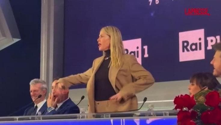Sanremo, Marcuzzi : "La mia canzone del cuore al festival? Luis Miguel". E la canta