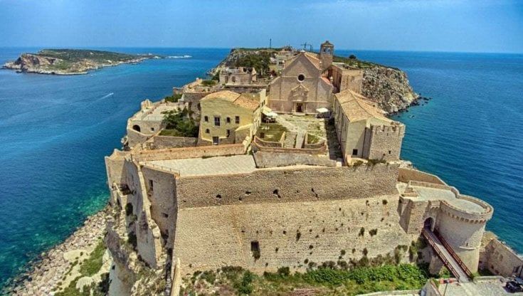 Le Isole Tremiti e quei 20 milioni della discordia, interrogazione parlamentare: "Resti medioevali restaurati dai muratori"