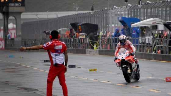 MotoGp, Giappone: prime libere, Dovizioso davanti a tutti sotto la pioggia. Rossi in ritardo