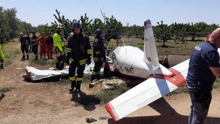 Trani, collisione in volo tra due ultraleggeri: morti marito e moglie di Ravenna. S'indaga per disastro