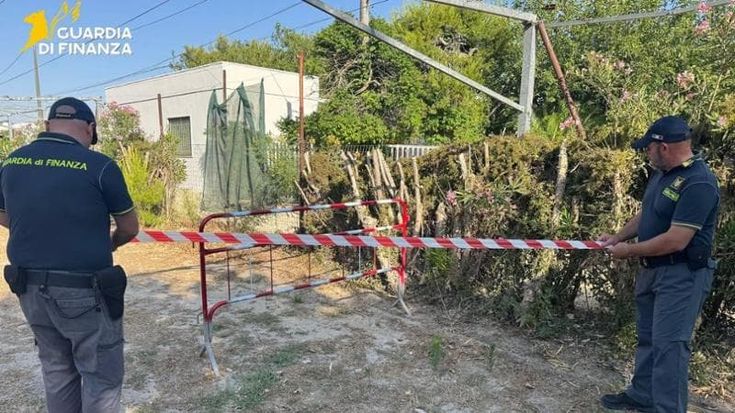 Gallipoli, altro schiaffo all’ambiente: spunta campeggio abusivo attrezzato nell’area sosta camper