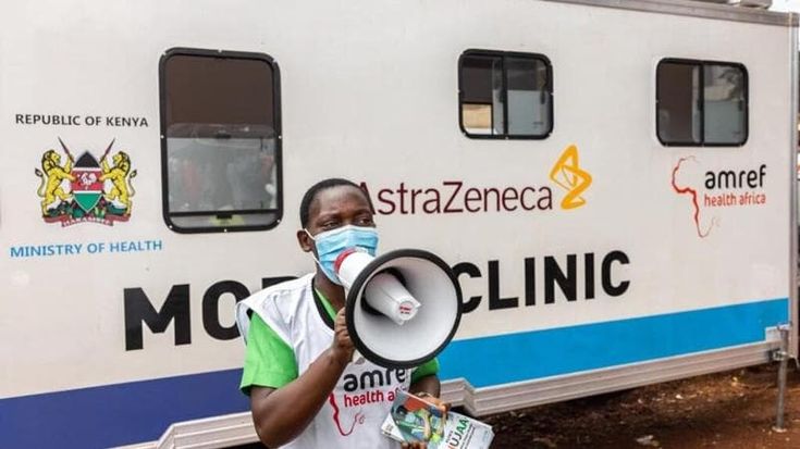 Ebola, con gli operatori di Amref lungo il confine ugandese e nei mercati, tra emergenze e sfiducia
