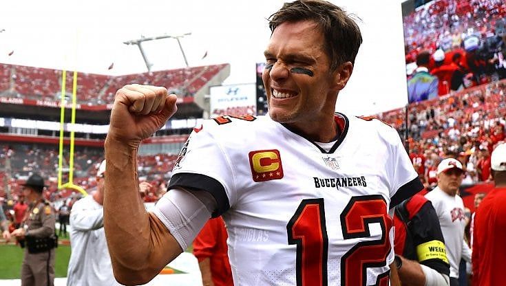 Nfl, infinito Brady, trascina i suoi ai play off nell'anno più brutto. Gli Eagles senza Hurts non volano più