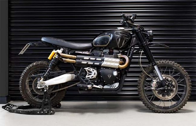 Se anche James Bond viaggia sulle Triumph...