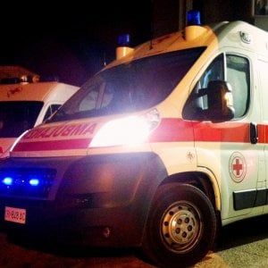 Schianto frontale alla Darsena di Milano: cinque persone ferite, due sono gravi