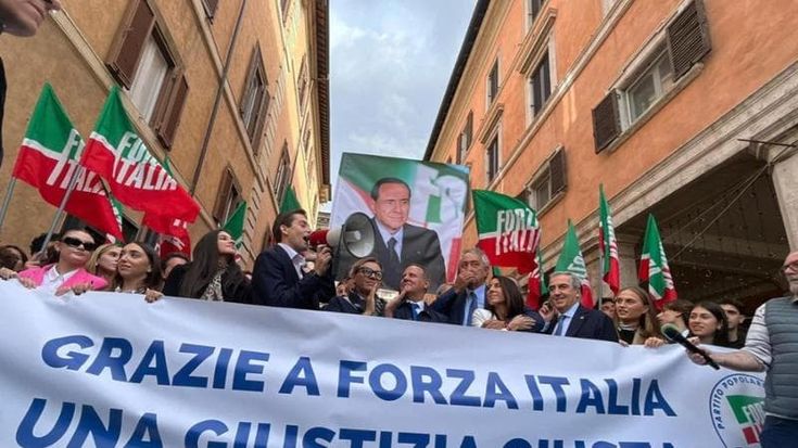 Giustizia, gli avvocati in campo per il sì a Bari e in Puglia: “Ma la politica rimanga fuori”