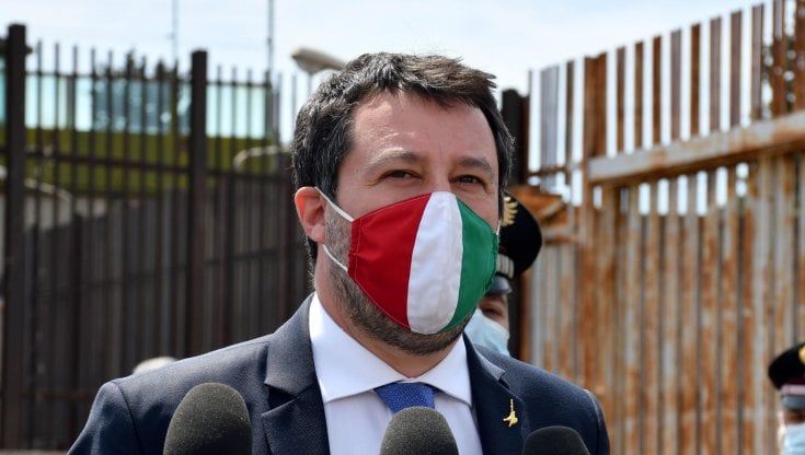 Afghanistan, Salvini ci ripensa: "Corridoi umanitari per donne e bambini, no all'ingresso di migliaia di uomini"
