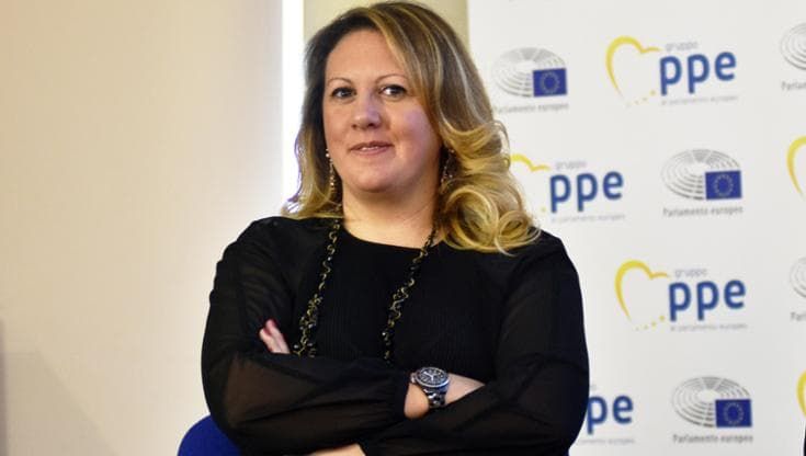 L’assessora Savarino nomina un nuovo esperto per la comunicazione: suo marito Giuseppe Catania
