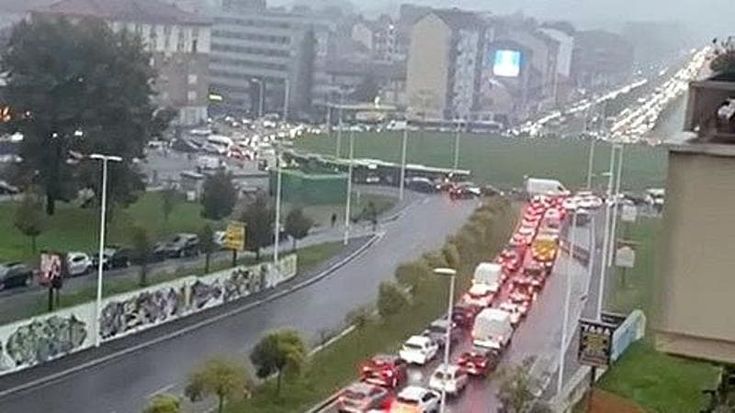 Basta un cantiere e la rotonda scoppia, mattinata da incubo in piazza Baldissera