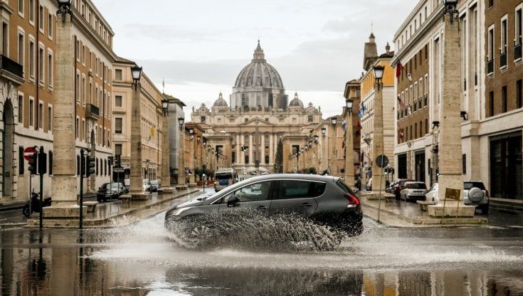 Maltempo, temporali e venti forti: allerta in tutto il Lazio da domenica per le prossime 36 ore