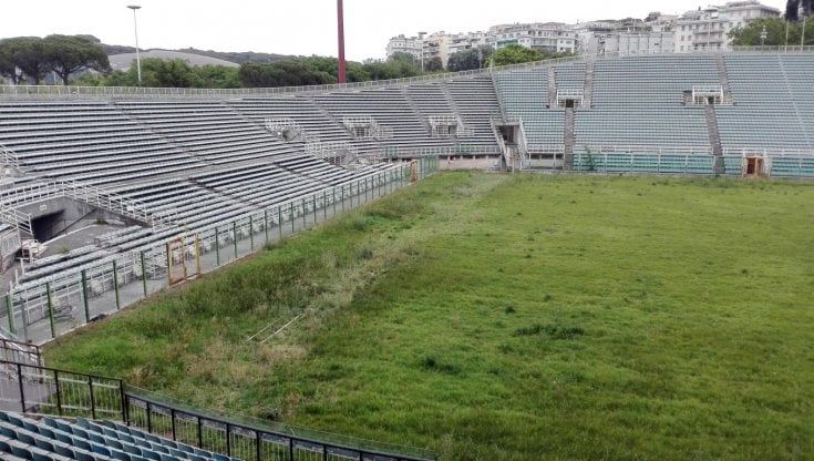 Stadio Flaminio, nel degrado la portaerei dismessa dal futuro negato