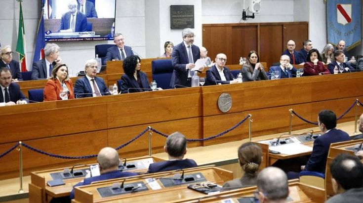 Regione: voto per i presidenti di commissione, lite tra i deluchiani, sfiduciato il capogruppo