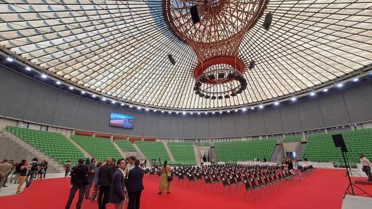 Palasport, luce e colore per la rinascita dell’Arena