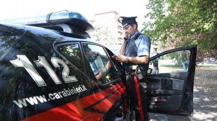Tor Sapienza, agguato a colpi di pistola alle case popolari: gambizzato un 49enne
