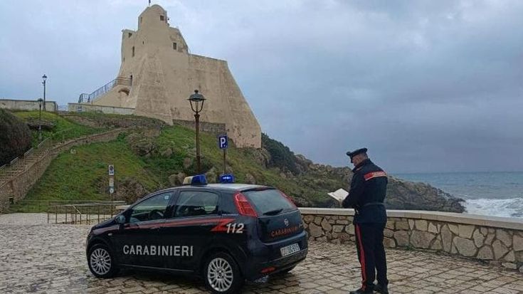 Corruzione a Sperlonga, arrestati due ex carabinieri e indagato anche il sindaco