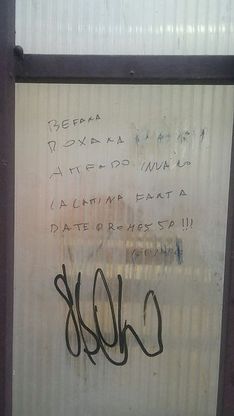 Prof denunciato a Tivoli, scriveva sui muri della scuola