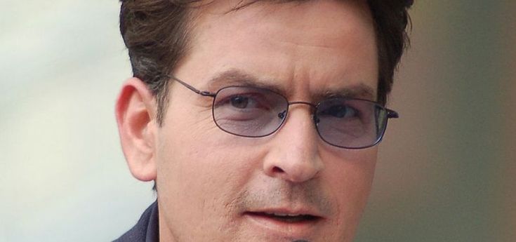 Charlie Sheen accusato di molestie nei confronti di un attore di 13 anni