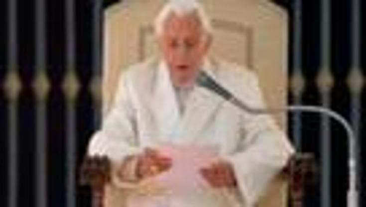Il Papa: "Non abbandono la croce"