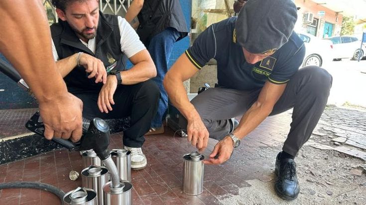 Gasolio scontato ma annacquato, la Finanza: multe per ventimila euro. Due impianti sotto sequestro