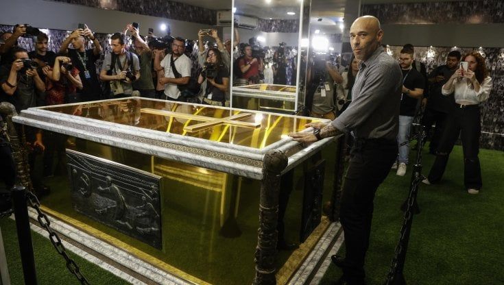 Brasile, aperto al pubblico il mausoleo con il corpo di Pelé