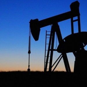 Petrolio, ad Algeri si cerca un accordo per congelare produzione e rialzare i prezzi