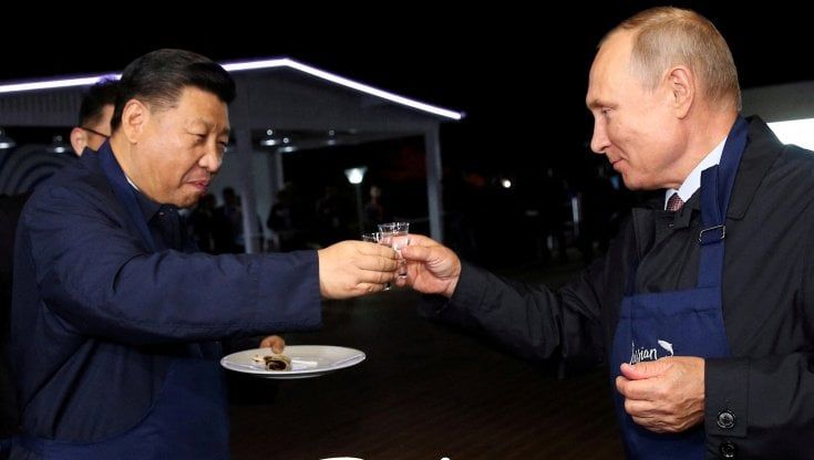 Cina, mano tesa alla Russia: "Lavoriamo insieme per un ordine internazionale più giusto"