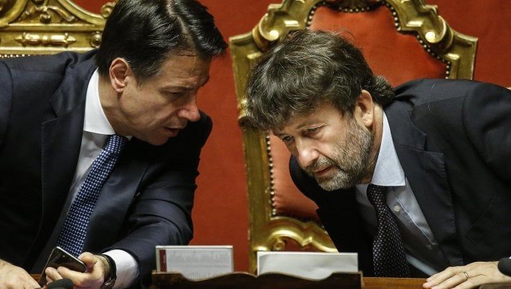 La crisi di governo, Conte in Cdm: "Grave responsabilità Iv, danno a Paese". Zingaretti: "Crisi con 500 morti, da Iv atto gravissimo contro l'Italia"