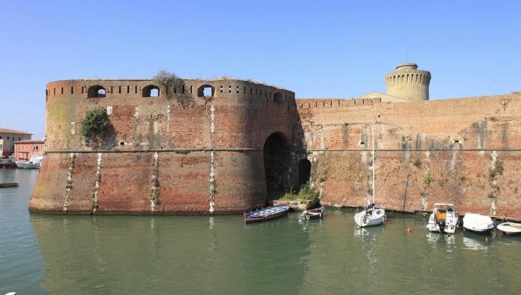 Insulti e sputi al ragazzo africano a Livorno: "Negro... torna al tuo paese"