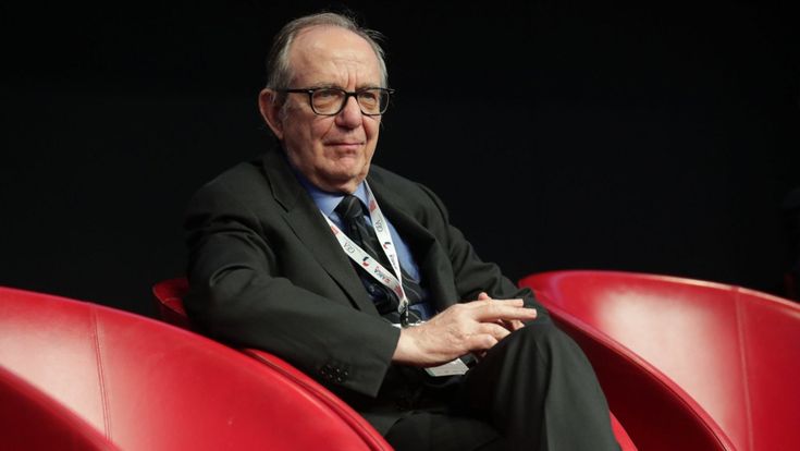 Padoan: “Unicredit vuole crescere, Mps da valutare come altre opzioni”