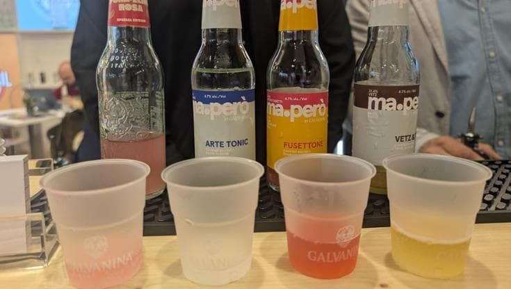 Boom di ready to drink no alcol e mocktail tra i giovani: Gin tonic, Spritz e Negroni tra i favoriti