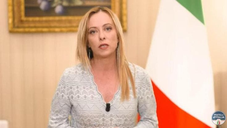 Lei, la madre, la sorella: Meloni si blinda. “Penso solo a mia figlia”