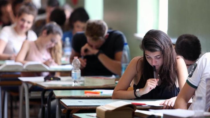 Lettera di una mamma a Valditara: “La Maturità è una farsa, il voto è già deciso prima dell’esame”
